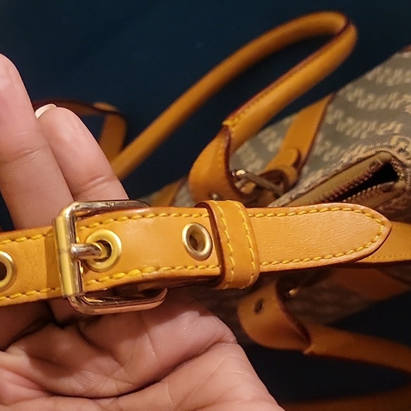 DOONEY & BOURKE LIGHT DENIM PURSE WITH SHORT CROSSBODY STRAP - Picture 8 of 9